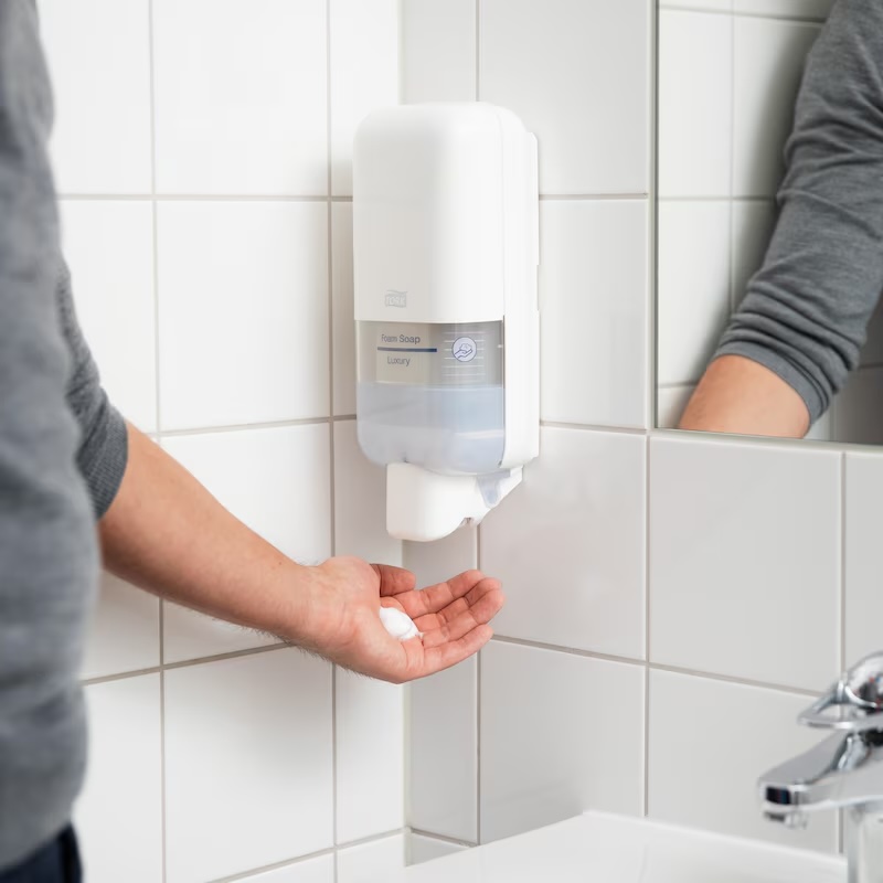 Tork zásobník na mydlá a dezinfekčné prostriedky, biely, systém S4 – Obrázok 4